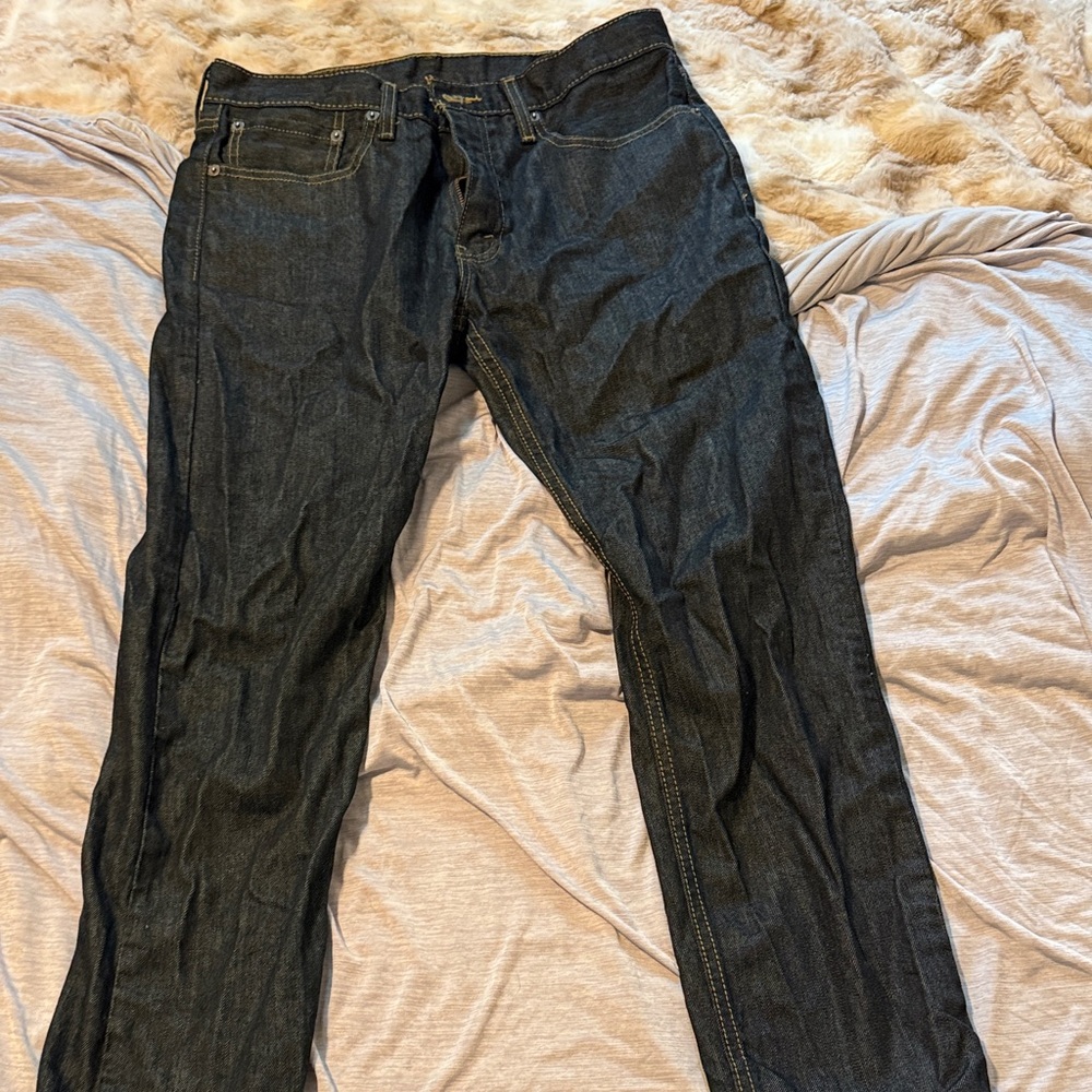 Men's Levi Dark Blue Jeans 502 W 32 L 30 worn maybe once